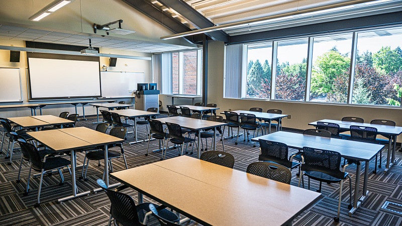 Classroom 314 windows that overlook the campus green. 
